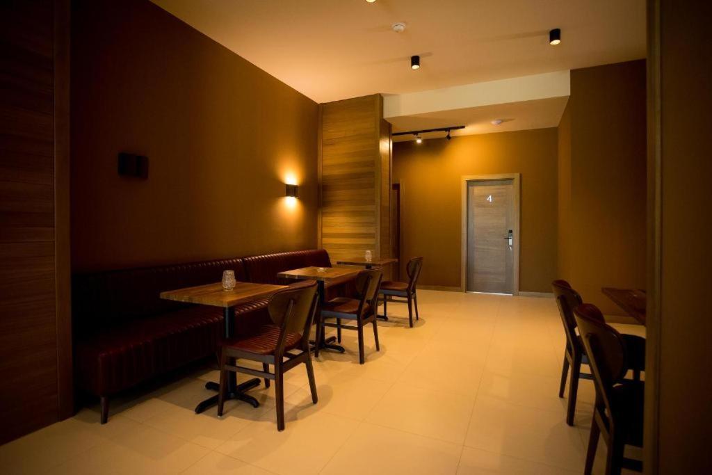 Sky Hotel Shkoder Exterior photo