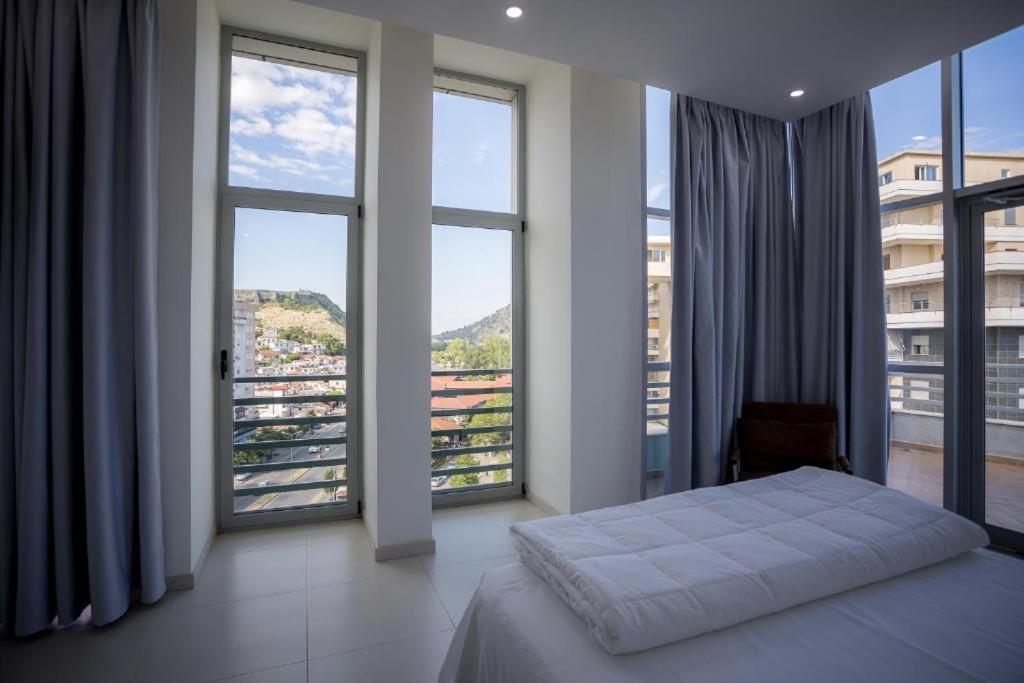 Sky Hotel Shkoder Exterior photo
