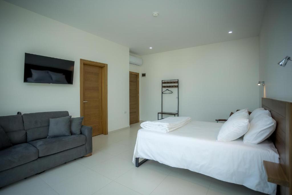 Sky Hotel Shkoder Exterior photo